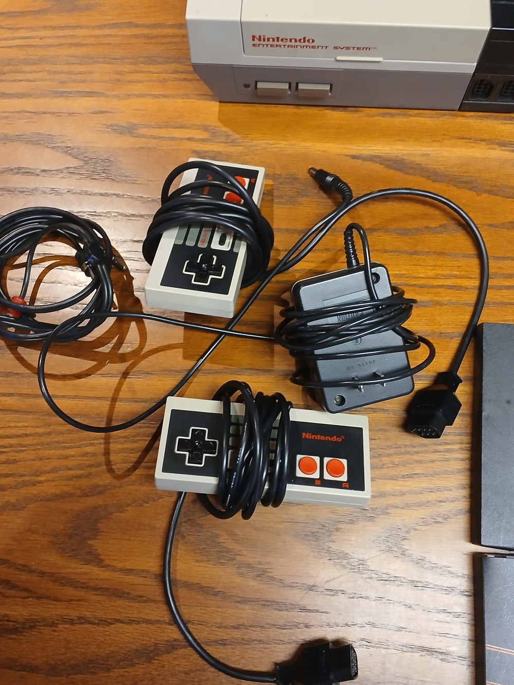 Vintage Original NES Console Bundle w/ 5 Games (Zelda, Mario 2, TMNT) + Zapper G - Picture 3 of 16